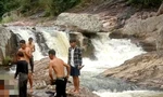 Lên suối đầu nguồn tắm khi trời mưa, hai em nhỏ tử vong do đuối nước