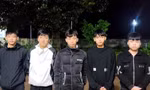 Nhóm thanh niên dùng dao cướp thú nhồi bông của đoàn lô tô