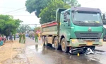 Qua ngã ba, người đàn ông bị xe ben cán tử vong