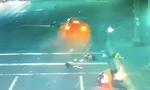 Tài xế ô tô say xỉn, húc văng 3 xe máy đang dừng đèn đỏ