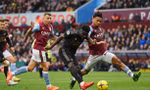 Arsenal ngược dòng đầy cảm xúc trong cuộc đua bàn thắng ở Villa Park