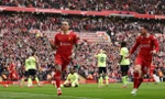 Ngược dòng đánh bại Southampton, Liverpool băng băng cán đích 