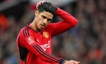 MU đột ngột chia tay Varane