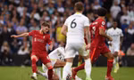 Leeds vs Liverpool 0-3: Salah cán mốc 100 bàn, Elliott dính chấn thương nặng