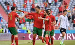 Tăng tốc như mãnh thú xé lưới tuyển Đức, Ronaldo đi vào lịch sử