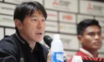 HLV Shin Tae-yong 'sấy tóc' sao Indonesia sau trận thắng Campuchia