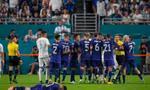 Chị gái Ronaldo lại cà khịa Messi: Kẻ mạnh không cần ai bảo vệ!