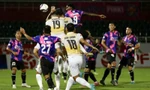 Ngôi sao V.League tái hiện bàn thắng bằng tay của Maradona