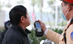 Theo chân CSGT Hà Nội bắt hàng loạt tài xế 'ma men'