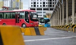 Bến xe Hà Nội vẫn đóng cửa, hành khách tới rồi lại quay về