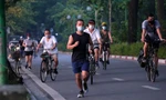 Hà Nội vừa nới lỏng giãn cách, người dân kéo nhau đi tập thể dục, chạy bộ, đạp xe