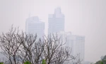 Sương mù dày đặc bao trùm Hà Nội