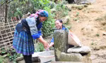 Hiện nhiều người dân ở khu vực vùng núi còn gặp khó khăn về nước sạch sinh hoạt