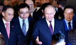 Báo Anh ca ngợi ‘ngoại giao cây tre’ Việt Nam khi đón Tổng thống Putin