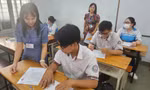 Ba sỹ tử đặc biệt ở TPHCM: Thi phòng riêng, có người viết bài hộ