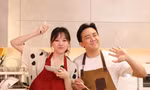 Cùng nhau vào bếp, Hari Won "mếu máo" nhõng nhẽo với Trấn Thành vì quá vụng về
