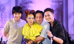 Khoảnh khắc "fanboy chính hiệu" của Trấn Thành: Ôm chặt diva Hà Trần trên sân khấu