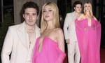 Vợ Brooklyn Beckham khoe ngực táo bạo tại Met Gala