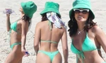 Vanessa Hudgens cực nóng bỏng với bikini ở biển