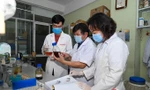 Các nhà khoa học Viện Công nghệ Sinh học, Viện Hàn lâm KH&CN Việt Nam điều chế thành công thuốc điều trị COVID-19 có nguồn gốc từ dược liệu Việt Nam. 