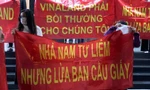 Người dân chung cư căng băng rôn "tố" chủ đầu tư bán nhà quận Nam Từ Liêm nhưng nhập nhèm nhà ở Cầu Giấy.