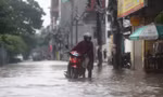 Bão suy yếu thành áp thấp nhiệt đới, mưa rất lớn kéo dài