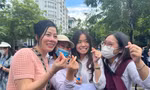'Giám đốc rút tiền tiết kiệm bí mật mua nhà' vào đề thi Tốt nghiệp THPT