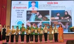 Học sinh đoạt giải Ba ‘Đại sứ giảm nhựa’ với đề tài tái chế chai nhựa