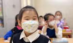 Lo ngại COVID-19 lây lan, một số địa phương yêu cầu học sinh đeo khẩu trang