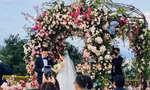 Đám cưới Hyun Bin - Son Ye Jin: Cô dâu bật khóc, lễ đường "hường phấn" ngập hoa tươi