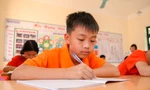 Cậu bé người Mông ở rẻo cao, thiếu cha vắng mẹ vẫn giành loạt giải thưởng Tiếng Anh