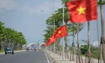 Rực rỡ sắc đỏ của hàng cờ Tiền Phong Marathon 2024