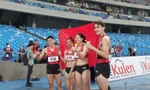 Chiến thắng nghẹt thở và phút ăn mừng vỡ òa cảm xúc của đội điền kinh hỗn hợp Việt Nam