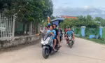 Vô địch, rước Cúp bằng xe máy và nhậu đến đêm, đây là cách người Việt sinh ở Campuchia chơi bóng đá