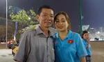 Sau tấm huy chương Vàng lịch sử, nghe ba má Huỳnh Như 'kể xấu' con gái 