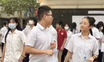Kỳ thi tuyển sinh lớp 10 của Hà Nội năm nào cũng căng thẳng vì tỉ lệ đỗ trường công không cao