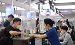 Nhu cầu đi lại dịp nghỉ lễ 30/4 - 1/5 tăng cao khiến vé may bay khan hiếm, giá tăng Ảnh minh hoạ: Phan Công