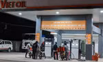 Tình trạng mua bán xăng lòng vòng giữa các doanh nghiệp đầu mối và thương nhân phân phối, đại lý diễn ra khá phổ biến Ảnh: PV 