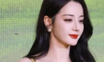 Nhan sắc Địch Lệ Nhiệt Ba hot nhất Weibo