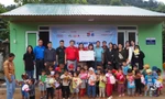 Món quà ý nghĩa cho học sinh dân tộc La Hủ ở Lai Châu