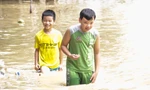 Hơn 42.000 học sinh Bình Định không thể đến trường do lũ lụt
