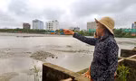 Cận cảnh khúc sông bị quây lấp chứa bùn khiến cuộc sống người dân đảo lộn 