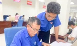 Tuổi trẻ Gia Lai thường trực hỗ trợ người dân những ngày đầu thực hiện chính quyền 2 cấp