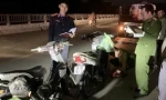 Dừng xe trên cầu để nôn ói khiến người khác gặp tai nạn tử vong 