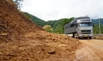 Hàng loạt điểm sạt lở trên cung đường lên cửa khẩu Cầu Treo 
