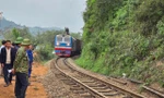 Đường sắt Bắc - Nam thông tuyến trở lại sau sự cố lật tàu hàng