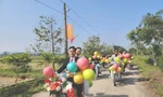 Đám cưới rước dâu bằng hàng chục xe Cub ở Hà Tĩnh 'gây sốt'