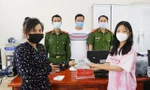 Nhặt được hơn 23 triệu đồng ở chợ, nữ sinh lớp 7 trình báo trả lại