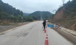 Sạt lở đường lên cửa khẩu Cầu Treo, giao thông tê liệt