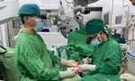 Siêu vi phẫu nối lại ngón tay bị máy cưa cắt lìa